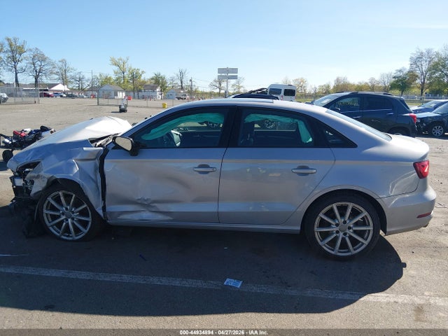 Продаж на аукціоні авто 2015 Audi A3 2.0t Premium, vin: WAUBFGFF4F1098154, номер лоту: 44934894