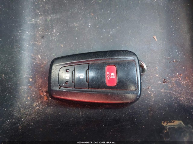 Toyota Prius Two 2017 JTDKBRFUXH3035124 Image 11