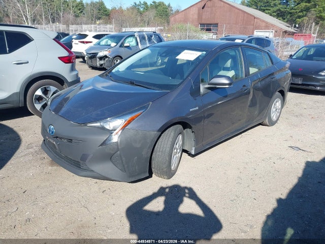 Toyota Prius Two 2017 JTDKBRFUXH3035124 Image 2
