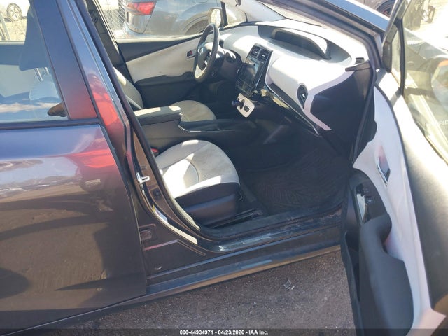 Toyota Prius Two 2017 JTDKBRFUXH3035124 Image 5