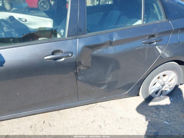 Toyota Prius Two 2017 JTDKBRFUXH3035124 Image 6