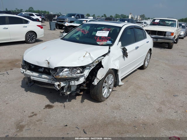2015 Honda Accord Touring მანქანა იყიდება აუქციონზე, vin: 1HGCR3F95FA021456, აუქციონის ნომერი: 44935023