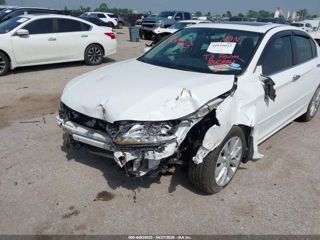 2015 Honda Accord Touring მანქანა იყიდება აუქციონზე, vin: 1HGCR3F95FA021456, აუქციონის ნომერი: 44935023