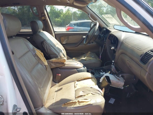 Продажа на аукционе авто 2004 Toyota Sequoia Sr5 V8, vin: 5TDZT34A34S205592, номер лота: 44935052