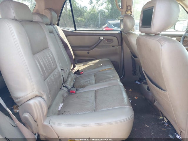Продажа на аукционе авто 2004 Toyota Sequoia Sr5 V8, vin: 5TDZT34A34S205592, номер лота: 44935052
