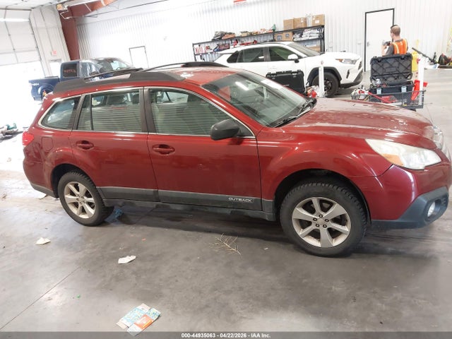 2014 Subaru Outback 2.5i მანქანა იყიდება აუქციონზე, vin: 4S4BRCAC8E3252945, აუქციონის ნომერი: 44935063