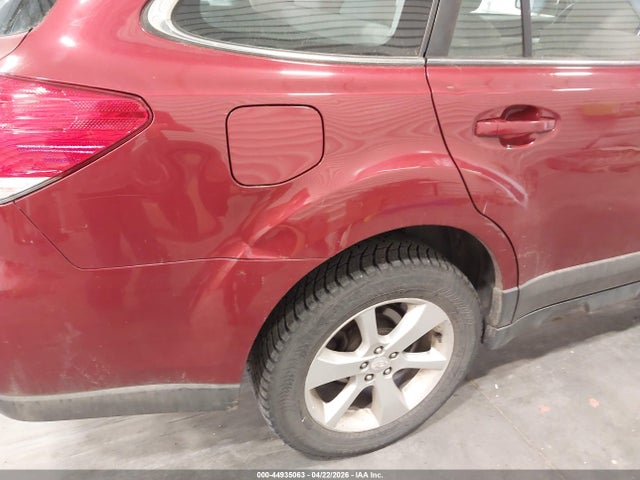 2014 Subaru Outback 2.5i მანქანა იყიდება აუქციონზე, vin: 4S4BRCAC8E3252945, აუქციონის ნომერი: 44935063