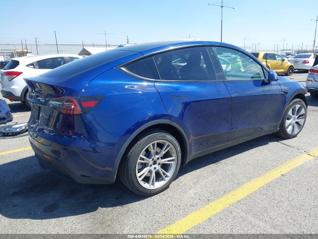 Продаж на аукціоні авто 2023 Tesla Model Y Awd/long Range Dual Motor All-wheel Drive, vin: 7SAYGDEE6PA121542, номер лоту: 44935070