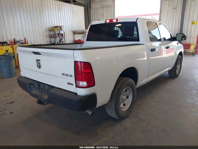 1C6RR7KG4KS632823 RAM 1500 Classic Tradesman 4x4 5&#039;7 Box