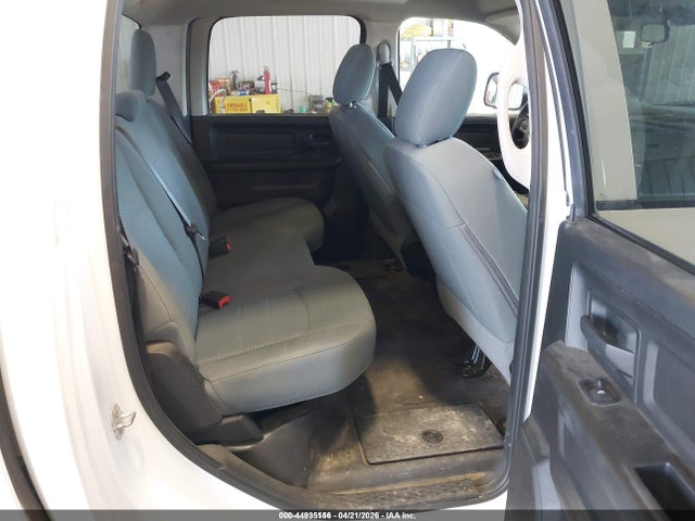 1C6RR7KG4KS632823 RAM 1500 Classic Tradesman 4x4 5&#039;7 Box