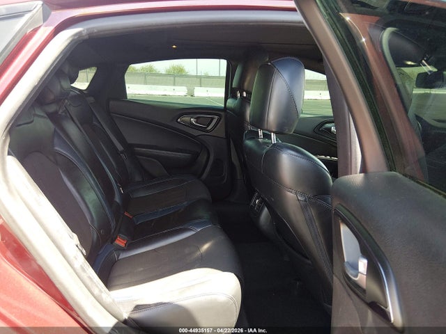 44935157 :رقم المزاد ، 1C3CCCBG7FN739074 vin ، 2015 Chrysler 200 S مزاد بيع