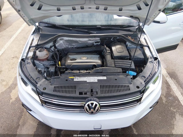 WVGAV7AX3FW520978 Volkswagen TIGUAN SE