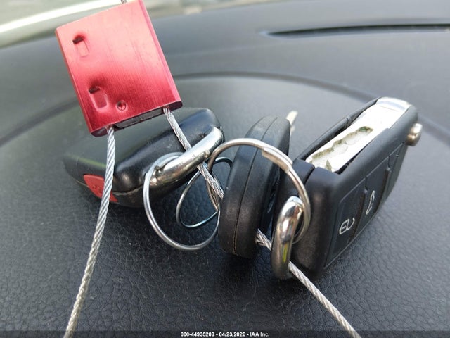 WVGAV7AX3FW520978 Volkswagen TIGUAN SE