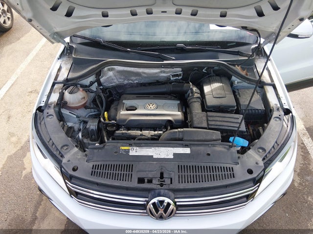 WVGAV7AX3FW520978 Volkswagen TIGUAN SE
