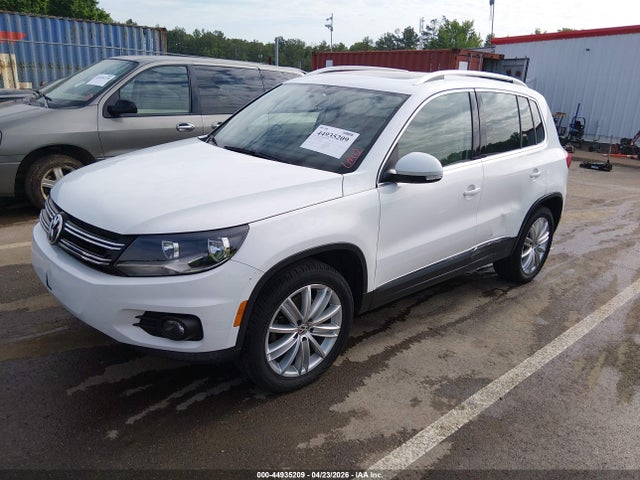 WVGAV7AX3FW520978 Volkswagen TIGUAN SE