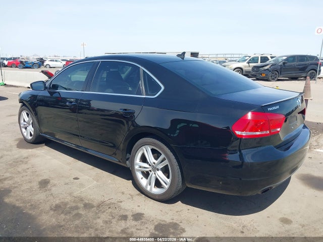 1VWBT7A33EC037046 Volkswagen Passat 1.8t Se