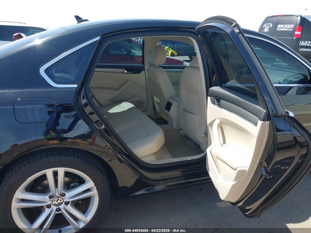 1VWBT7A33EC037046 Volkswagen Passat 1.8t Se