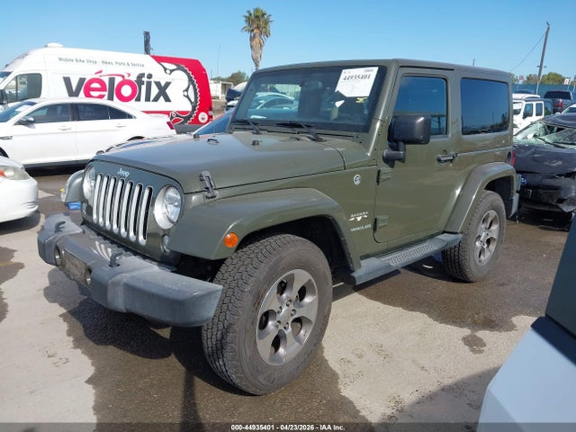 1C4GJWBG3GL113037 Jeep Wrangler Sahara