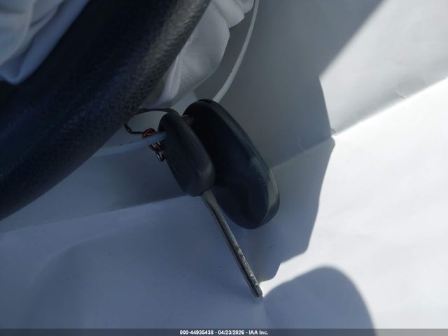 5TDKK3DC8FS592827 Toyota Sienna Le 8 Passenger