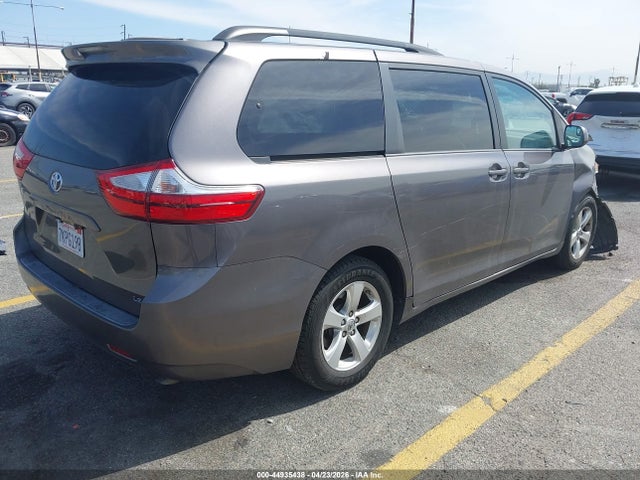 5TDKK3DC8FS592827 Toyota Sienna Le 8 Passenger