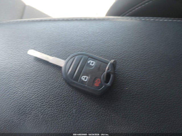 1FMCU9G95HUD91379 Ford ESCAPE SE