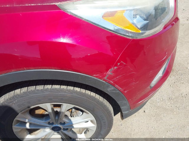 1FMCU9G95HUD91379 Ford ESCAPE SE