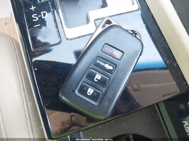 44935544 :رقم المزاد ، JTHBW1GG8D2013068 vin ، 2013 Lexus Es 300h مزاد بيع