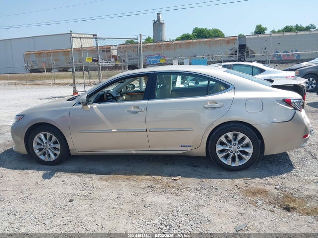 44935544 :رقم المزاد ، JTHBW1GG8D2013068 vin ، 2013 Lexus Es 300h مزاد بيع