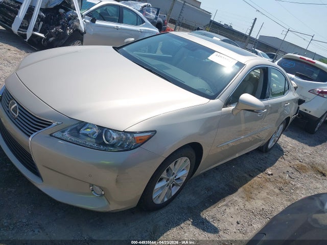 44935544 :رقم المزاد ، JTHBW1GG8D2013068 vin ، 2013 Lexus Es 300h مزاد بيع