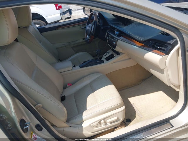 44935544 :رقم المزاد ، JTHBW1GG8D2013068 vin ، 2013 Lexus Es 300h مزاد بيع