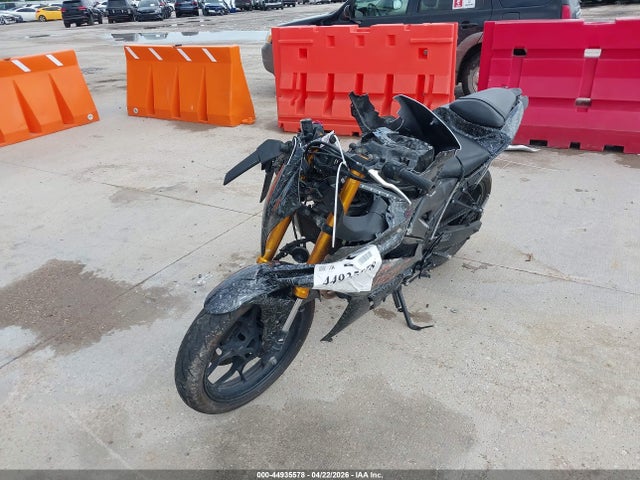 MH3RH18Y2KK002213 Yamaha Yzfr3 A