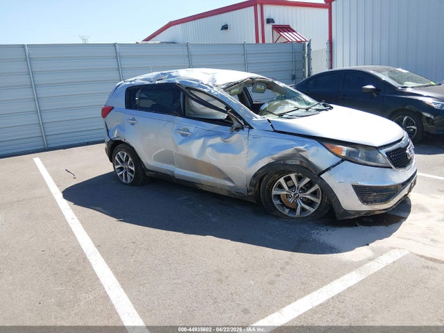 Продажа на аукционе авто 2016 Kia Sportage Lx, vin: KNDPBCAC1G7832404, номер лота: 44935602