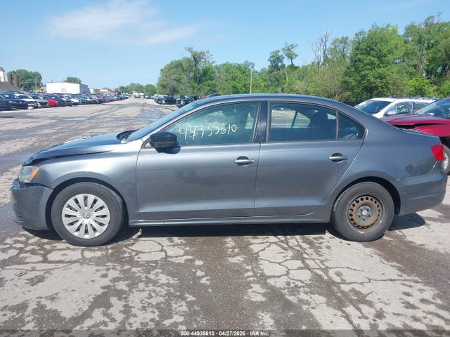 Продажа на аукционе авто 2013 Volkswagen Jetta 2.0l S, vin: 3VW2K7AJ0DM272275, номер лота: 44935610