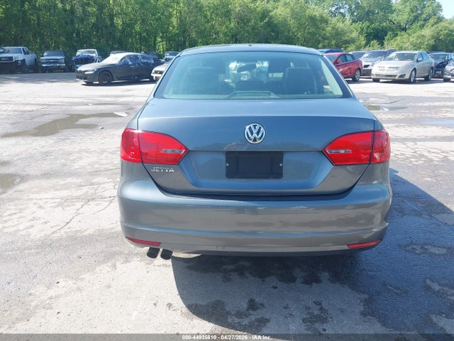 Продажа на аукционе авто 2013 Volkswagen Jetta 2.0l S, vin: 3VW2K7AJ0DM272275, номер лота: 44935610