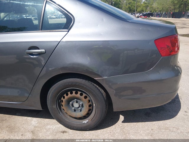 Продажа на аукционе авто 2013 Volkswagen Jetta 2.0l S, vin: 3VW2K7AJ0DM272275, номер лота: 44935610