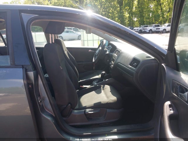 Продажа на аукционе авто 2013 Volkswagen Jetta 2.0l S, vin: 3VW2K7AJ0DM272275, номер лота: 44935610