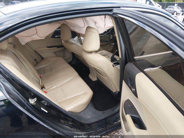 44935627 :رقم المزاد ، 1HGCR2F88DA267643 vin ، 2013 Honda Accord Ex-l مزاد بيع