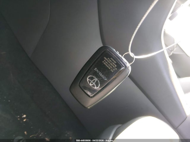 JTMA1RFV8SJ043510 Toyota Rav4 Xle Premium