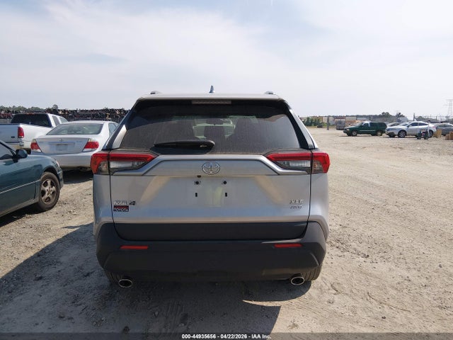 JTMA1RFV8SJ043510 Toyota Rav4 Xle Premium