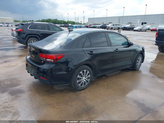 2020 Kia Rio S მანქანა იყიდება აუქციონზე, vin: 3KPA24AD8LE322789, აუქციონის ნომერი: 44935657