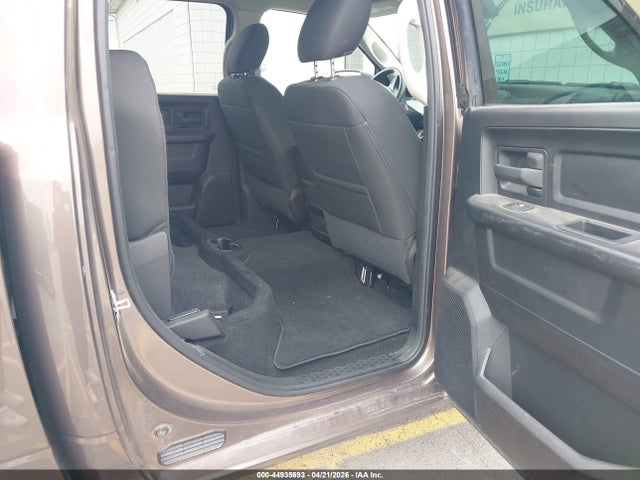 44935693 :رقم المزاد ، 1C6RR7KG6MS581280 vin ، 2021 Ram 1500 Classic Tradesman  4x4 5'7 Box مزاد بيع
