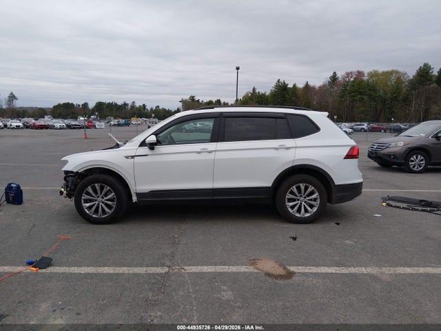 Продажа на аукционе авто 2018 Volkswagen Tiguan 2.0t S, vin: 3VV0B7AX9JM119633, номер лота: 44935726