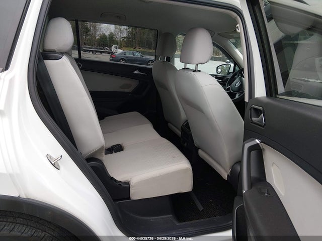 Продажа на аукционе авто 2018 Volkswagen Tiguan 2.0t S, vin: 3VV0B7AX9JM119633, номер лота: 44935726