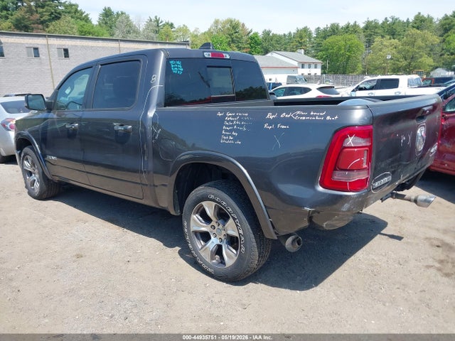44935751 :رقم المزاد ، 1C6SRFJT3LN242788 vin ، 2020 Ram 1500 Laramie  4x4 5'7 Box مزاد بيع