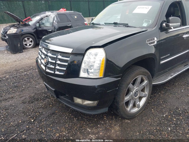 Продаж на аукціоні авто 2010 Cadillac Escalade Luxury, vin: 1GYUKBEF7AR258947, номер лоту: 44935763