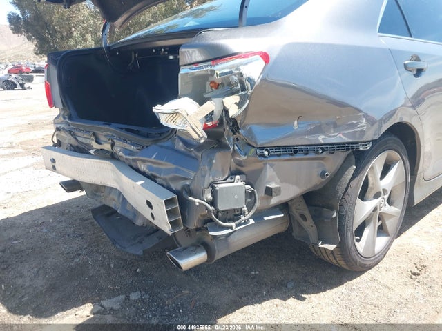 2014 Toyota Camry Se V6 მანქანა იყიდება აუქციონზე, vin: 4T1BK1FK1EU552247, აუქციონის ნომერი: 44935855