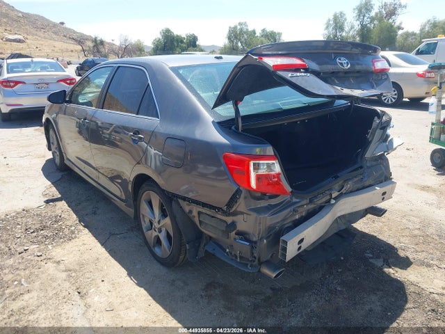 2014 Toyota Camry Se V6 მანქანა იყიდება აუქციონზე, vin: 4T1BK1FK1EU552247, აუქციონის ნომერი: 44935855