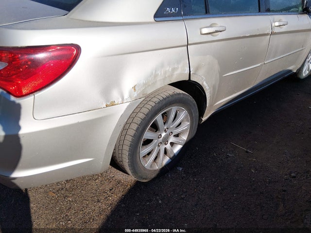 2013 Chrysler 200 Touring მანქანა იყიდება აუქციონზე, vin: 1C3CCBBGXDN659839, აუქციონის ნომერი: 44935968