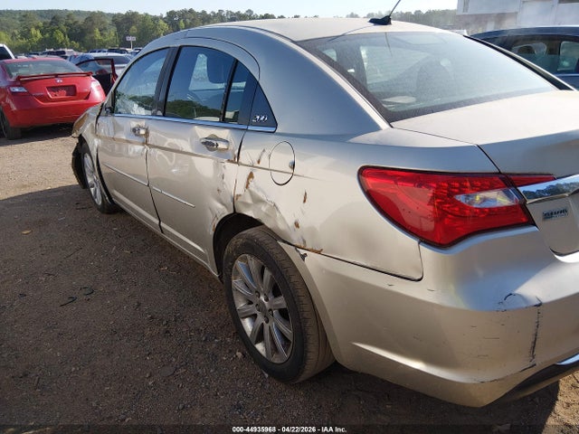 2013 Chrysler 200 Touring მანქანა იყიდება აუქციონზე, vin: 1C3CCBBGXDN659839, აუქციონის ნომერი: 44935968