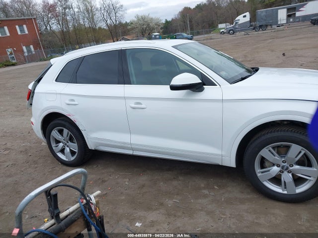 2018 Audi Q5 2.0t Premium/2.0t Tech Premium მანქანა იყიდება აუქციონზე, vin: WA1BNAFY7J2062332, აუქციონის ნომერი: 44935979